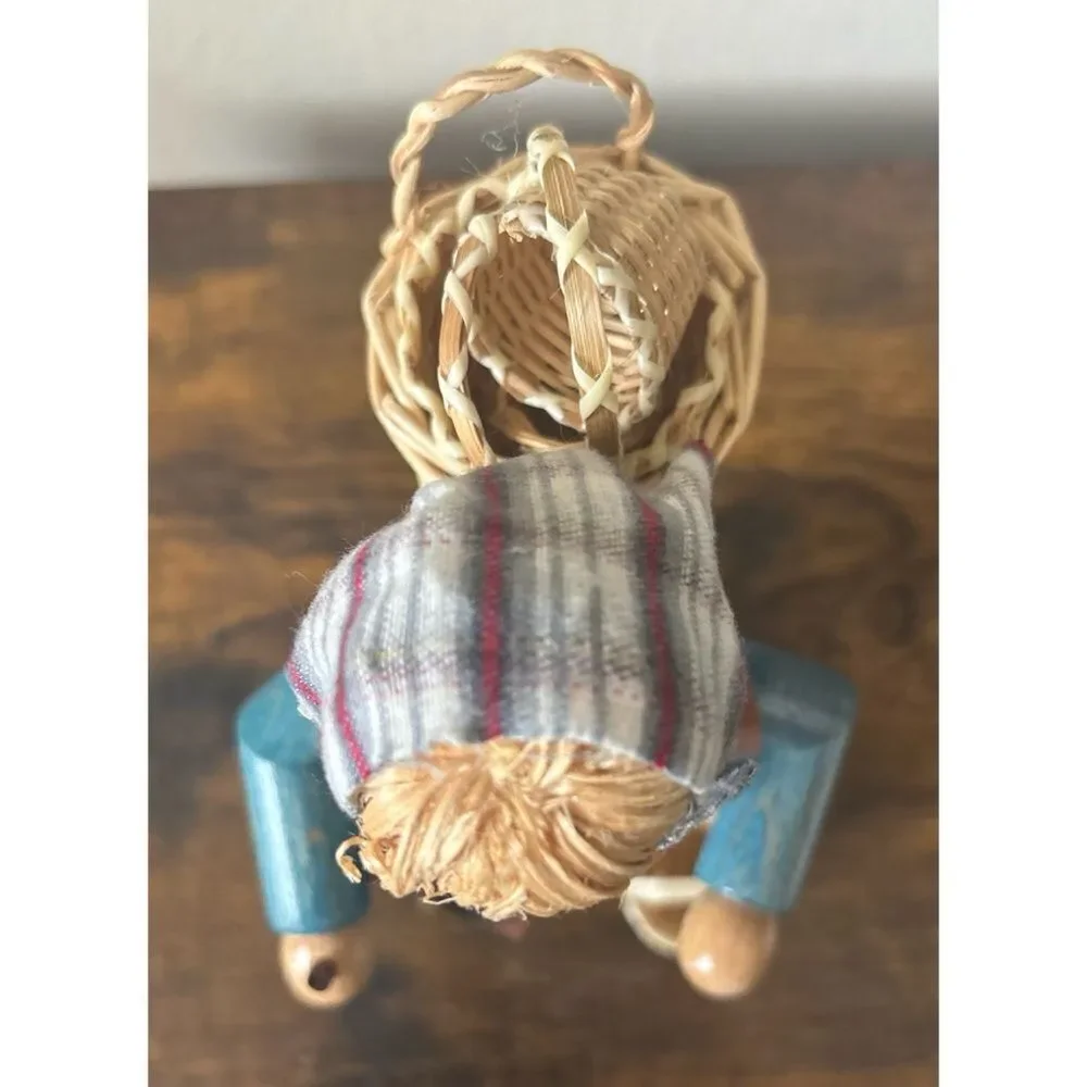 Vintage DREGENO Seiffener Originale German  Basket Dealer Wood Nutcracker/New